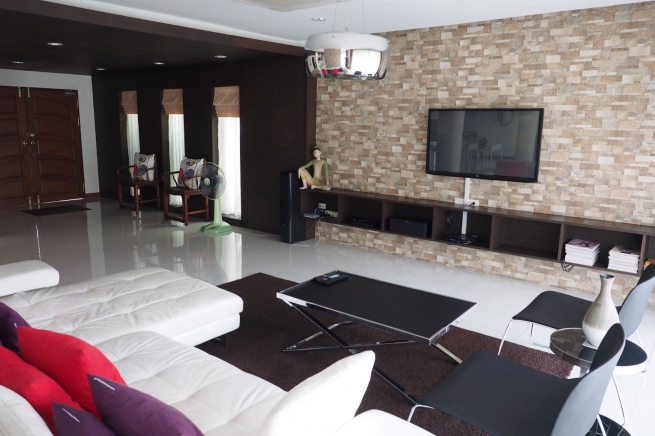 Ultimate Home Office | Large Luxury 5 Bed House with Private Pool Plus Office Building at Bang Chak, Close to BTS Punnawithi-6