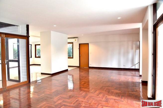 Three Bedroom Stand Alone House for Rent Five Minutes from BTS Thong Lo - Pet Friendly & Large Garden!-6