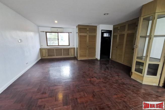 Baan Charoenmitr | Large Family Style Three Bedroom Townhouse for Sale on Quiet Ekkamai Alley-4