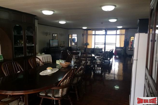 Grand Ville House 2 | Super Large Four Bedroom Family Style Condo for Sale in the Heart of Asok-4