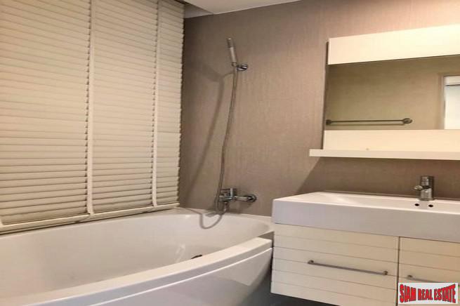 Baan Siri 31 | Reduced price Large Newly Refurbished Two Bedroom Corner Condo for Sale in Phrom Phong-9