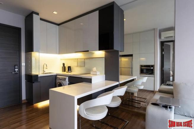 Ivy Ampio | Contemporary One Bedroom Ratchadaphisek Condo for Sale with Unblocked City Views-2