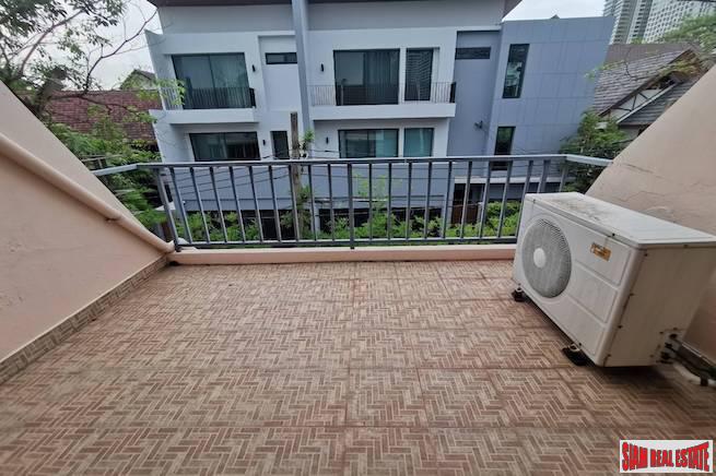 Three Storey Three Bedroom Townhouse for Sale in a Quiet Sukhumvit 39 Location-13