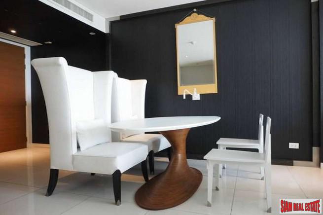 Fullerton Sukhumvit | Two Bedroom Private Corner Condo with City Views for Sale in Thong Lo - Pet Friendly!