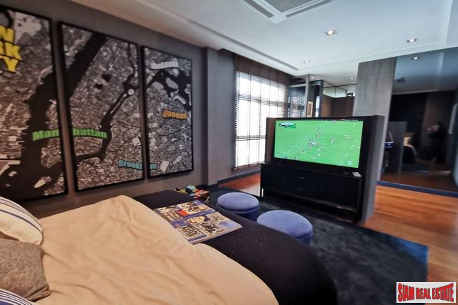 Luxury 4 Bed Show House for Sale in Exclusive Estate with Clubhouse at Bangchak Sukhumvit, close to BTS Phunnawithee