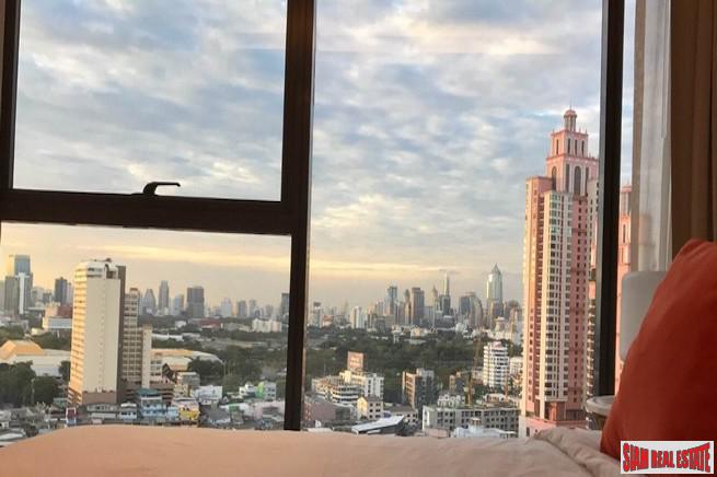 The Lumpini 24 | Fantastic City Views and Excellent Facilities - Two Bedroom Condo for Sale on Sukhumvit 24