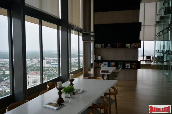 The Lumpini 24 | Fantastic City Views and Excellent Facilities - Two Bedroom Condo for Sale on Sukhumvit 24