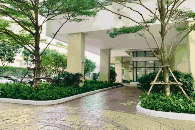 Bright Sukhumvit 24 | Two Bedroom Condo for Sale in a Nice Lively Residential Alley on Sukhumvit 24