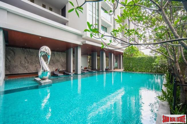 The Room Sukhumvit 69 | One Bedroom Condo for Sale with Pool Views and 100 m. to BTS Thong Lo