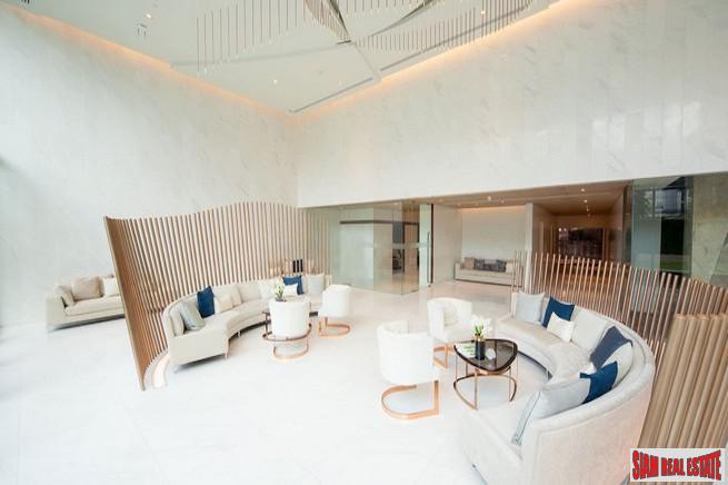 The Room Sukhumvit 69 | One Bedroom Condo for Sale with Pool Views and 100 m. to BTS Thong Lo