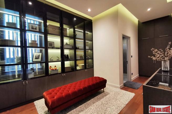 Luxury 5 Bed Show House for Sale in Exclusive Estate with Clubhouse at Bangchak Sukhumvit, close to BTS Phunnawithee