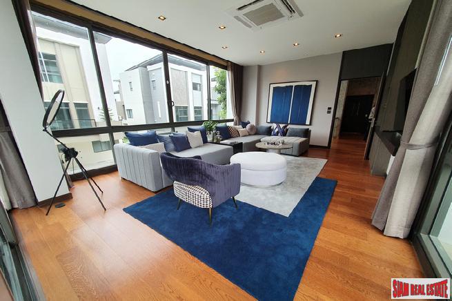 Luxury 5 Bed Show House for Sale in Exclusive Estate with Clubhouse at Bangchak Sukhumvit, close to BTS Phunnawithee