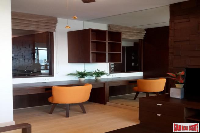 Baan Sathorn Chaophraya | Exceptional River Views from this 2 Bed Corner Unit on 26th Floor on the Chaophraya River-10
