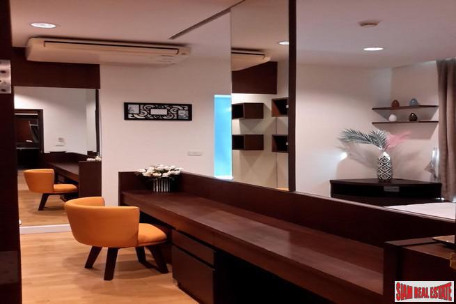 Baan Sathorn Chaophraya | Exceptional River Views from this 2 Bed Corner Unit on 26th Floor on the Chaophraya River-15