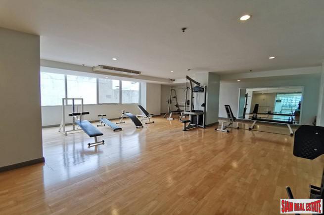 Baan Sathorn Chaophraya | Exceptional River Views from this 2 Bed Corner Unit on 26th Floor on the Chaophraya River-3