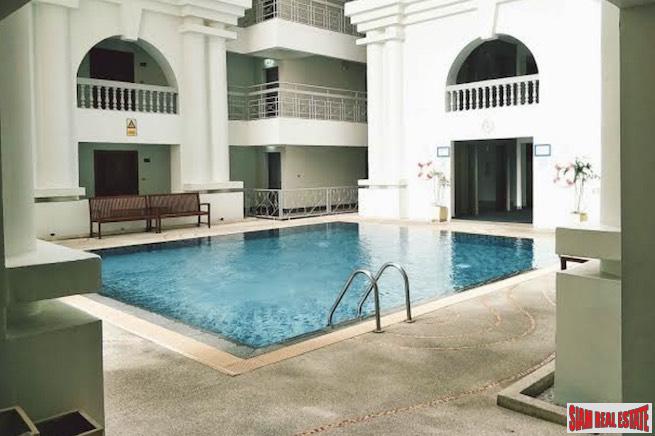 Royal Castle Sukhumvit 39 | Renovated Three Bedroom Condo for Sale in the Heart of Sukhumvit 39-1