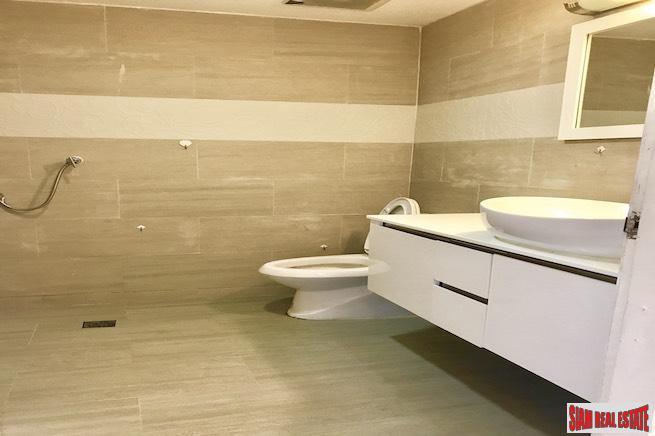 Royal Castle Sukhumvit 39 | Renovated Three Bedroom Condo for Sale in the Heart of Sukhumvit 39-7