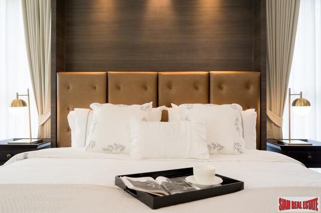 Luxury Low-Rise Freehold Residence Ready to Move in at the Exclusive Area of Ratchadamri, Lumpini - 2 Bed Plus Units
