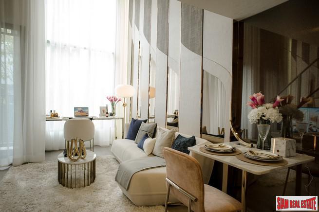Pre-Sale of Hot New Luxury High-Rise Condo of Loft Units at the New Central Business District next to MRT Huai Khwang - 2 Bed Loft Units - Free Full Furniture and Discount!