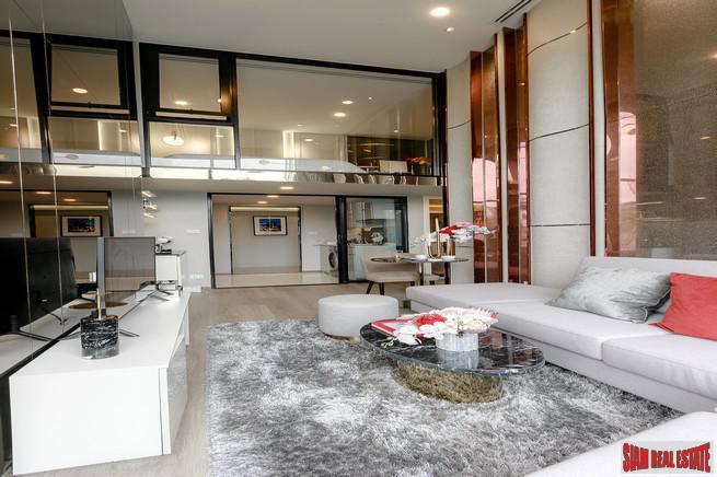 Pre-Sale of Hot New Luxury High-Rise Condo of Loft Units at the New Central Business District next to MRT Huai Khwang - 2 Bed Loft Units - Free Full Furniture and Discount!