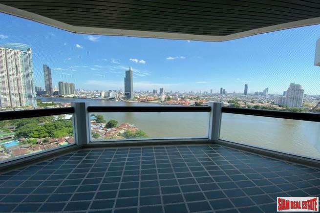 Tridhos City Marina | Superior River Views from this Three Bedroom Condo in Charoen Nakron-10