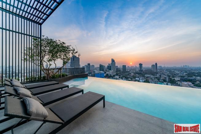 Newly Completed Luxury High-Rise Condo next to BTS Ratchayothin - 1 Bed Unit-2