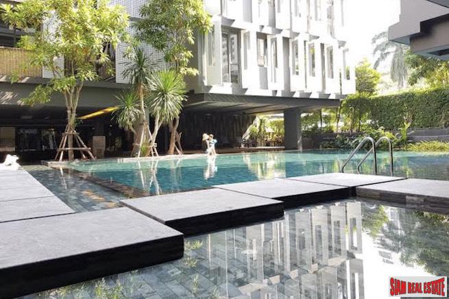 Siamese Gioia | Large One Bedroom Condo with Green Views for Sale on Sukhumvit 31-1