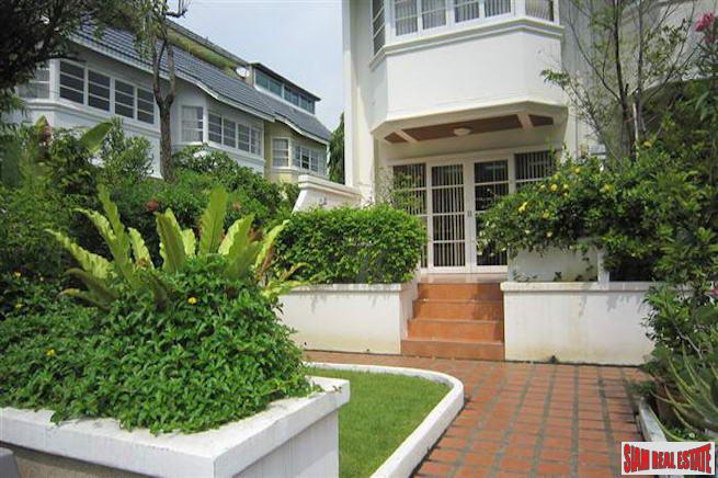 Prompak Place | Spacious Four Storey Three Bedroom House for Sale in the Heart of Thong Lo-10