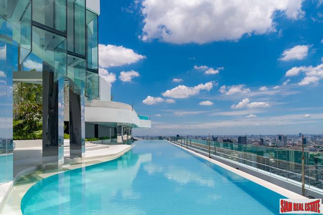 Newly Completed Mega Project with 2,400 Sqm of Sky Facilities only 300 metres to MRT Phra Ram 9, Rama 9 Road - 2 Bed Units-0