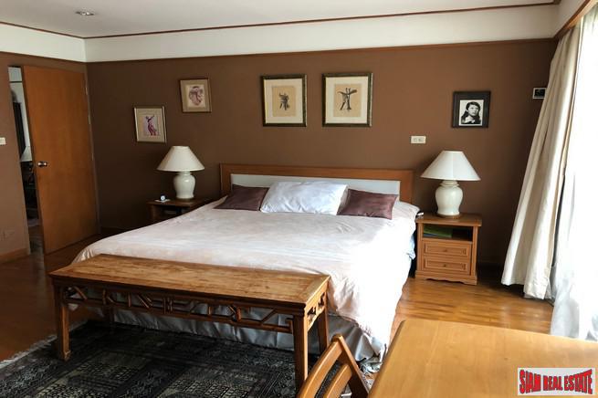 Sampoom Garden | Large 2 Bed Corner Unit on the 8th Floor with 4 Balconies Located only 200 Metres to BTS at Sathorn-5