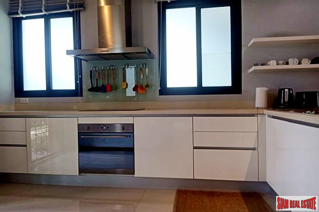 Saiyuan Estate | Nice Two Bedroom Corner Unit with Extra Space and Windows for Sale in Rawai-7