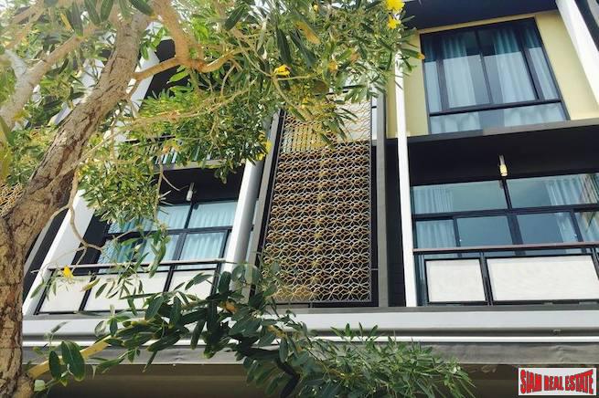 Flora Wongsawang | Three Bedroom Townhome in Low Density Secure Estate - Pets are Welcome!-13