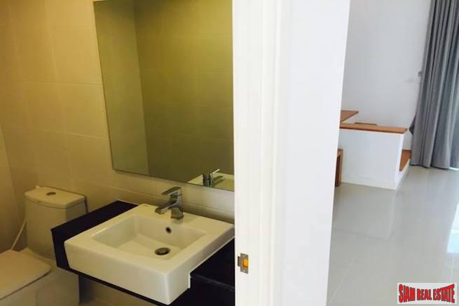 Flora Wongsawang | Three Bedroom Townhome in Low Density Secure Estate - Pets are Welcome!-17