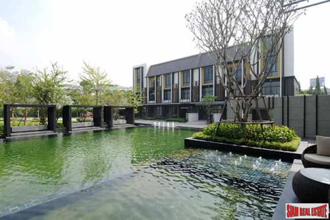 Flora Wongsawang | Three Bedroom Townhome in Low Density Secure Estate - Pets are Welcome!-1