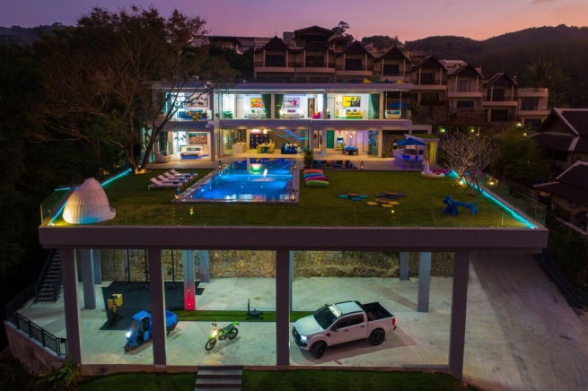 Ultimate Luxury Five Bedroom Pool Villa with Sea Views for Sale in the Hills of Patong-20