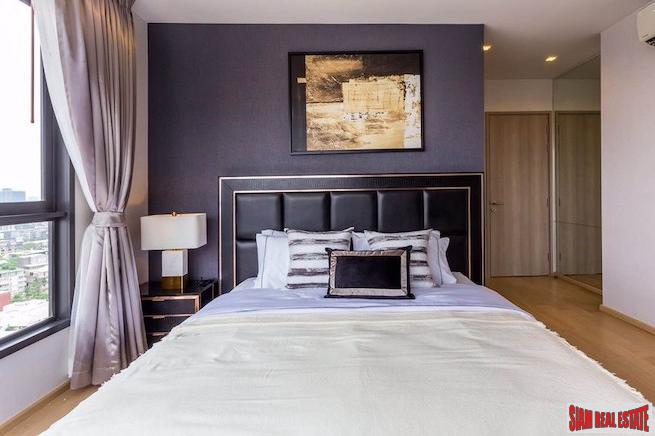 HQ Thonglor | Luxury Two Bedroom Condo for Sale on High Floor with Open City Views-15