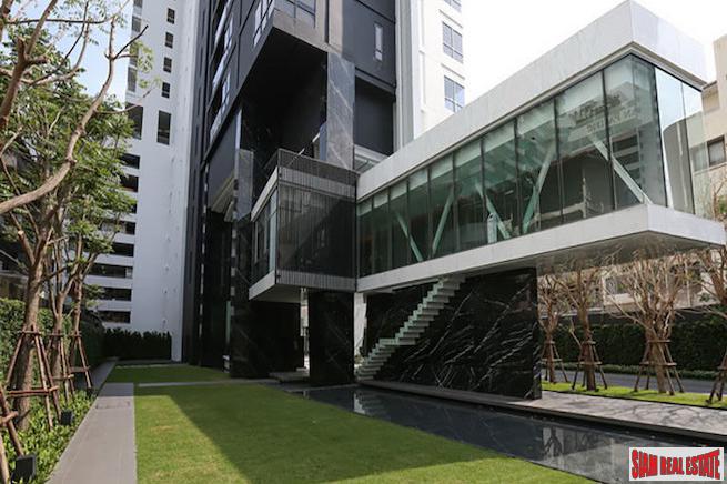 HQ Thonglor | Luxury Two Bedroom Condo for Sale on High Floor with Open City Views-19