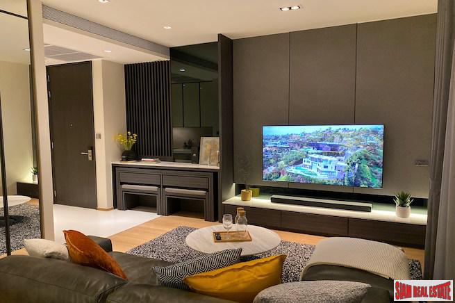 Beatniq Sukhumvit 32 | Elegantly Furnished One Bedroom Condo with Great City Views for Sale in Thong Lo-2