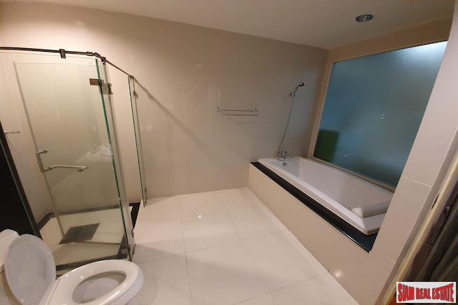 Address Chidlom | Extra Large One Bedroom with City Views for Rent-11
