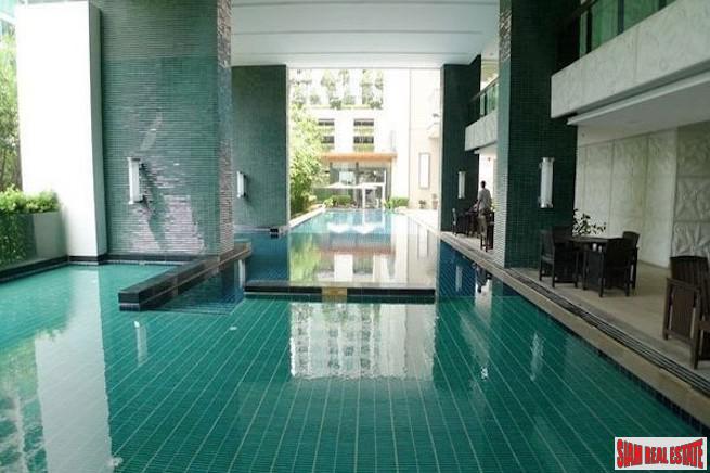 Address Chidlom | Extra Large One Bedroom with City Views for Rent-1