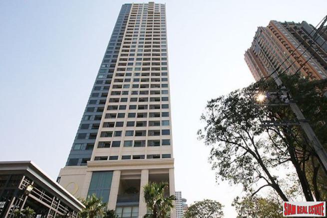 Q Asoke | Cozy One Bedroom for Rent on the 30th Floor and Next to the MRT Station