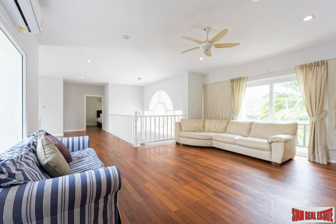 Laguna Homes | Spacious Four Bedroom Family Pool Villa on the Lake-18
