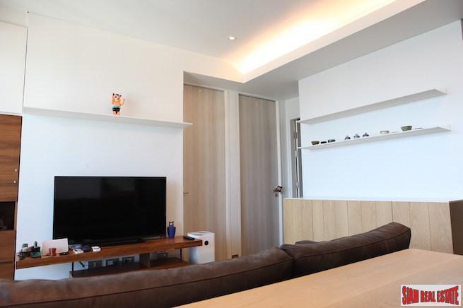 The Lumpini 24 | Great Views of the Chao Phraya River & The City from this Two Bedroom Phrom Phong Condo-11