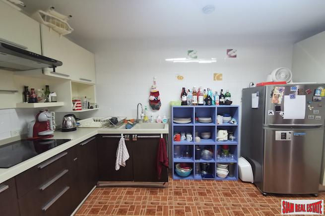 Richmond Palace | Extra Large Two Bedroom Condo for Sale in a Quiet Phrom Phong Location-10