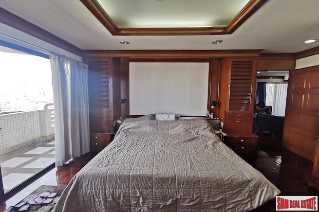 Richmond Palace | Extra Large Two Bedroom Condo for Sale in a Quiet Phrom Phong Location-6