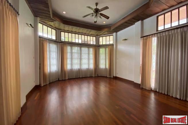 Four Bedroom Pet Friendly House for Rent Near BTS National Stadium-15
