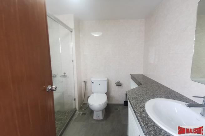Regent on the Park 1 | Spacious Three Bedroom Condo + Maids Room + Two Balconies for Sale at Sukhumvit 26, Phrom Phong-13