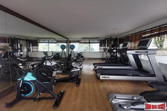 Regent on the Park 1 | Spacious Three Bedroom Condo + Maids Room + Two Balconies for Sale at Sukhumvit 26, Phrom Phong-17