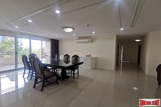 Regent on the Park 1 | Spacious Three Bedroom Condo + Maids Room + Two Balconies for Sale at Sukhumvit 26, Phrom Phong-3