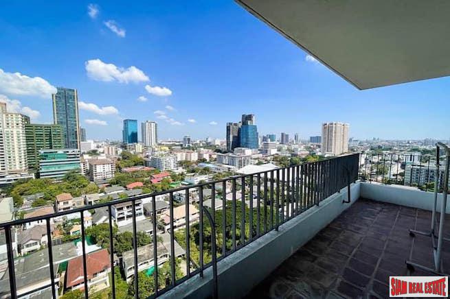 Icon III | Big & Sunny One Bedroom Corner Unit with Unobstructed City Views for Sale - Thong Lo-0